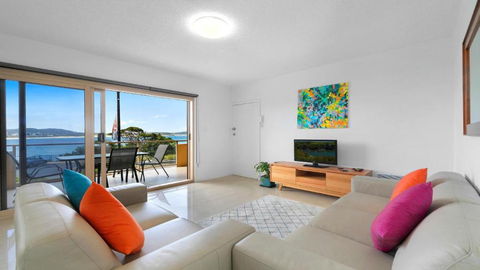 Roweshaven Amazing Views, Close To Beach Accom Holidays - New Castle Holiday 1