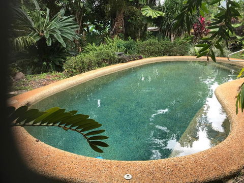 Royal Palm Cottage, Entire Two Bedroom 2 Bathroom House With Pool - New Castle Holiday 2