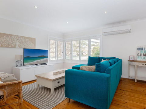 Rubys Retreat, 44 Achilles Street - Pet Friendly, Aircon, Wifi & Boat Parking - New Castle Holiday 2