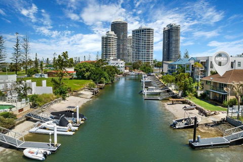 Runaway Bay Waterfront Delight - New Castle Holiday 0