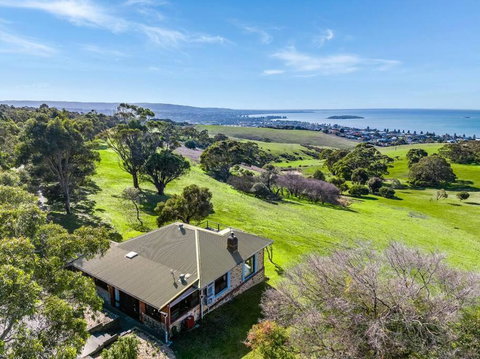 Rustic Cottage - New Castle Holiday 3