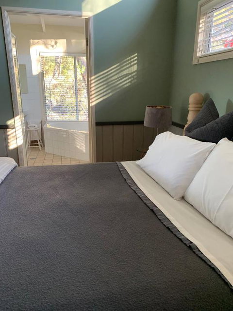 Rustic Spirit - New Castle Holiday 2