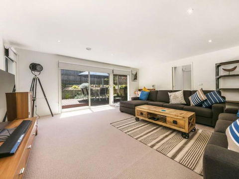 RYE/BLAIRGOWRIE FAMILY ENTERTAINER.. - New Castle Holiday 3