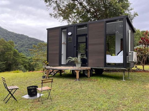 Sabai Retreat By Tiny Away - New Castle Holiday 0