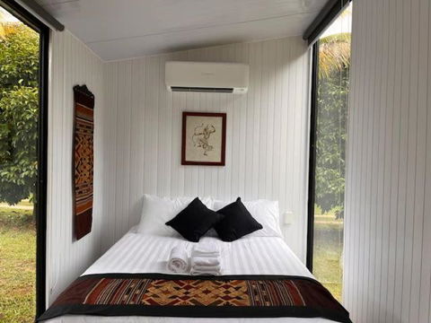 Sabai Retreat By Tiny Away - New Castle Holiday 1