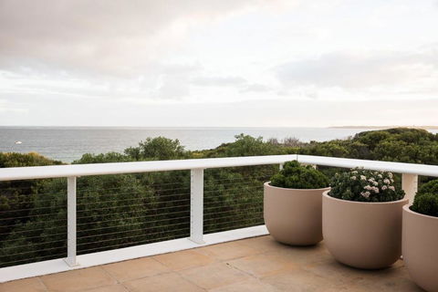 Sagres Queenscliff - Luxury House By The Beach - New Castle Holiday 3