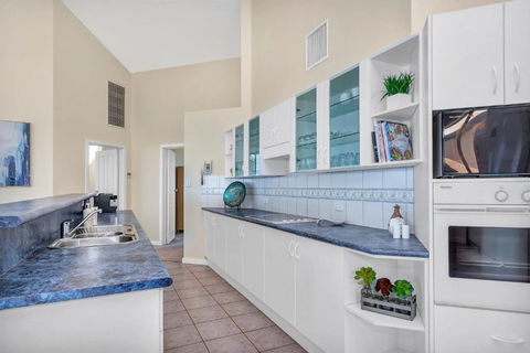 Sail Away - Aldinga Beach - C21 SouthCoast Holidays - New Castle Holiday 2