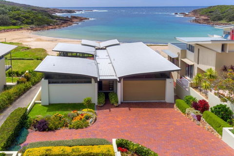 Sails On The Beachfront - Exclusive Seaside Home - New Castle Holiday 0