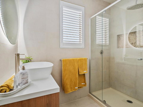 Sailz Villas Unit 4 - New Castle Holiday 2