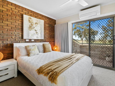 Sailz Villas Unit 4 - New Castle Holiday 3