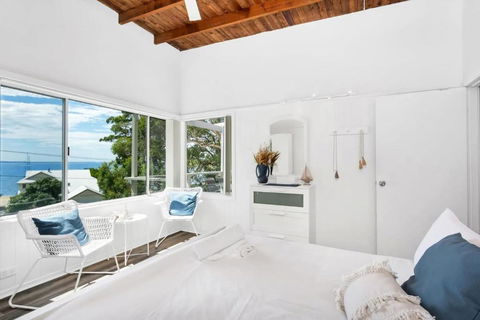 Sally Beach House With Ocean Views - New Castle Holiday 1