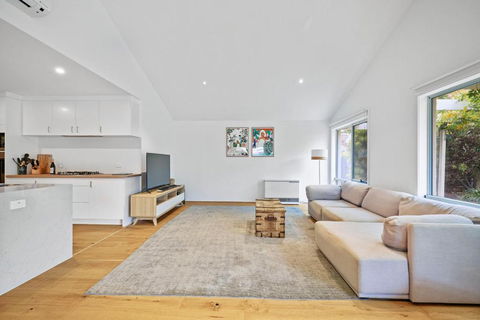 Salt Air Hideaway With Lush Backyard - New Castle Holiday 3