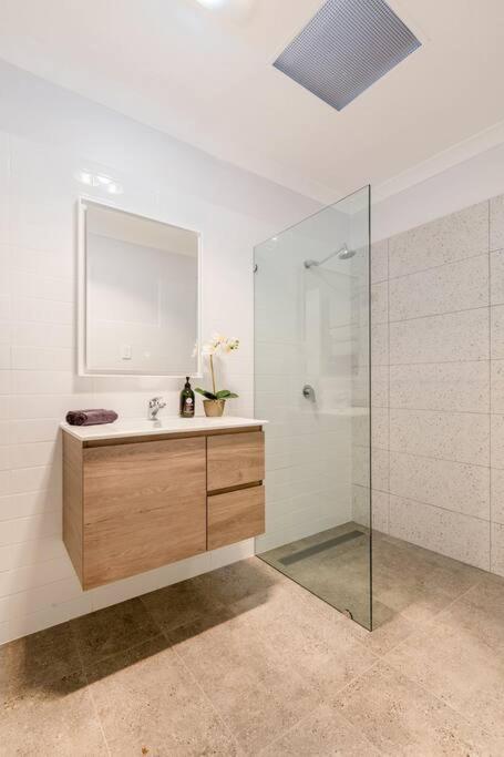 Salt & Pepper; Beautiful Town House In Margs! - New Castle Holiday 2