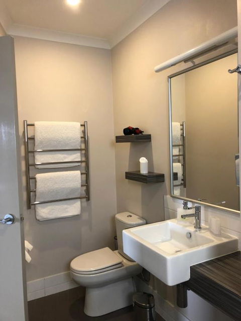 Saltair Luxury Accommodation - Adults Only - New Castle Holiday 3