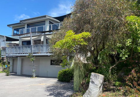 Saltair Luxury Accommodation - Adults Only - New Castle Holiday 1