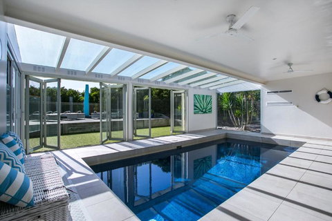 Saltaire - New Castle Holiday 0