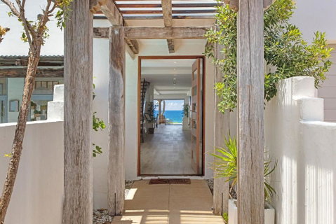 Saltwater Beach House - New Castle Holiday 3