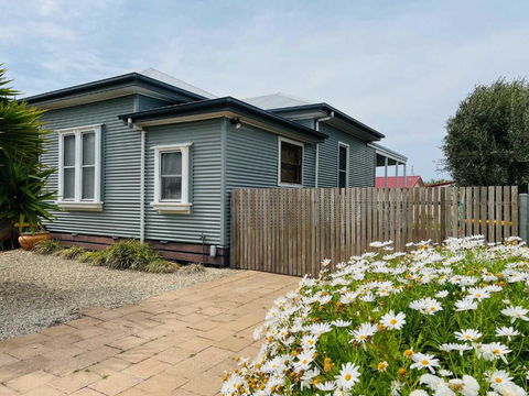 Saltwater Bungalow - WiFi - New Castle Holiday 0