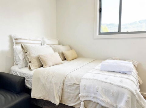 Saltwater Studio - Woonona - New Castle Holiday 2