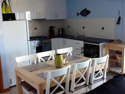 Salty Air Apartments Kingscote Kangaroo Island - New Castle Holiday 1