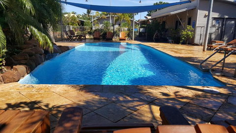 Samson Beach Chalets - New Castle Holiday 2