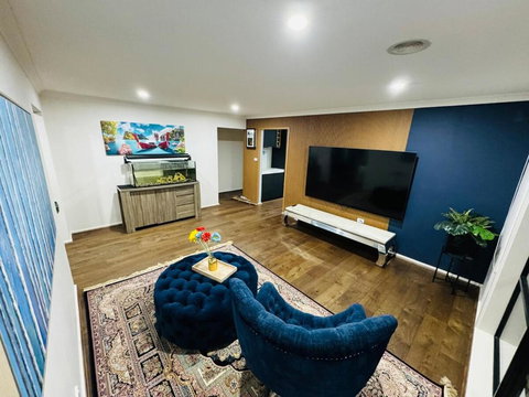 Sanctuary Lakes Holiday House - New Castle Holiday 0