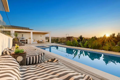 Sanctuary Spaces - Sundowner - New Castle Holiday 1