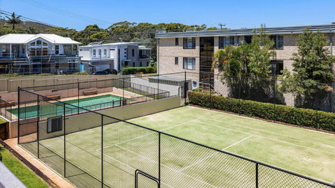 Sand And Sea - New Castle Holiday 1