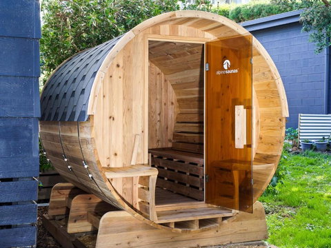 Sand & Sauna Retreat - New Castle Holiday 3