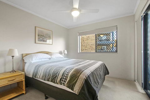 Sandalwood Unit 1 66 Lower Gay Tce - New Castle Holiday 1