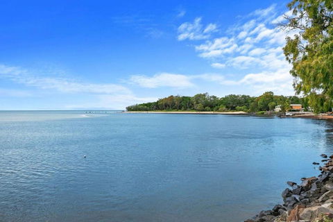 Sandbar On Moreton 5 Bedroom - New Castle Holiday 0