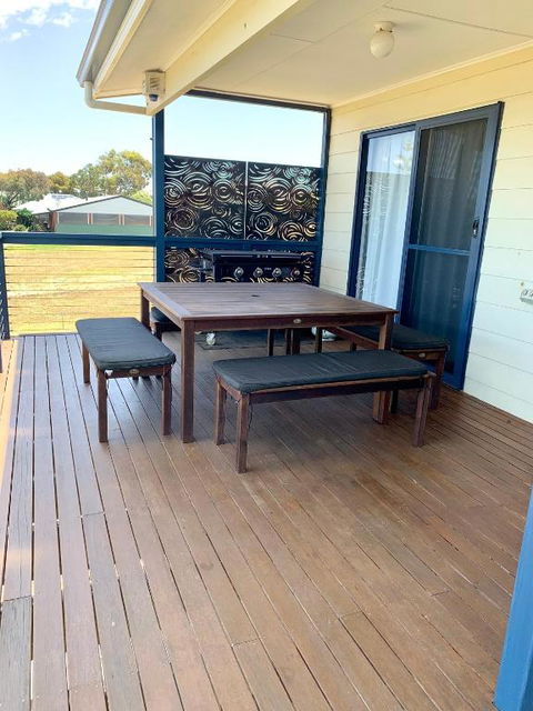 Sandcastle - A Esplanade Place, Stunning Views - New Castle Holiday 2
