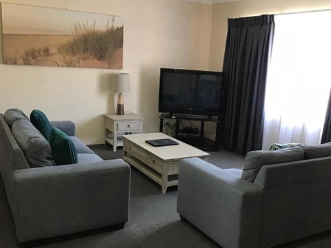 Sandcastles Holiday Apartments - New Castle Holiday 3