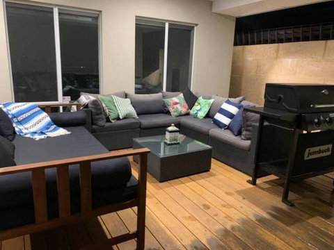 Sandpiper Island Tranquil Waterfront Views & Jetty - New Castle Holiday 3