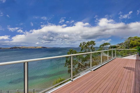 Sandy Bay Beachfront Oasis Direct Beach Access - New Castle Holiday 1