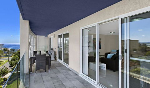 Sandy Cove Apartment The Entrance 45 - New Castle Holiday 1