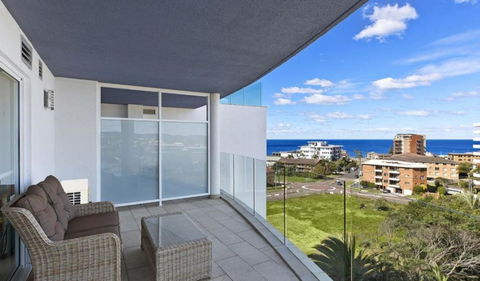 Sandy Cove Apartment The Entrance 48b - New Castle Holiday 0