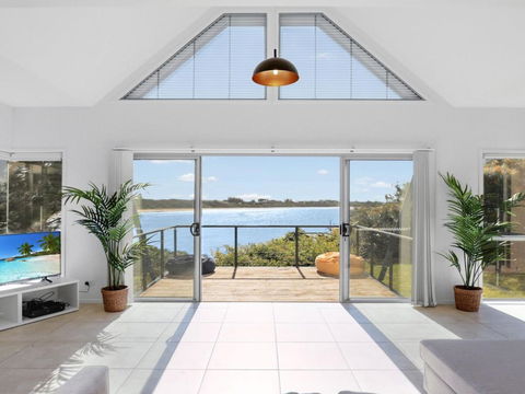 Sandy Cove - New Castle Holiday 1