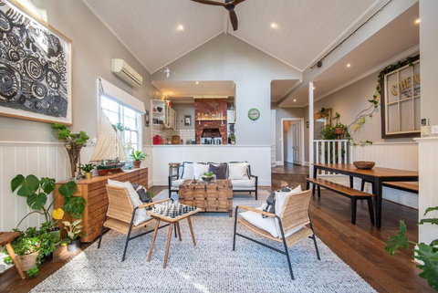 Sandy Village Retreat Heated Pool Bay Views - New Castle Holiday 1