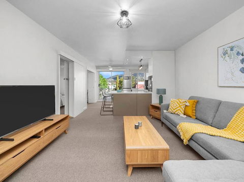 Sandy Bay Apartment With Hobart River View, Near UTAS - Stroll To Cafes And Shops - New Castle Holiday 2