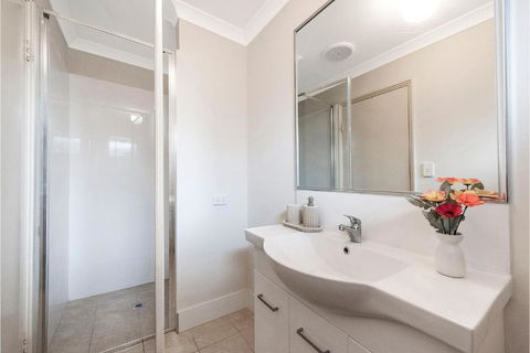 Serene Oasis - 3 Bedroom Getaway - New Castle Holiday 2