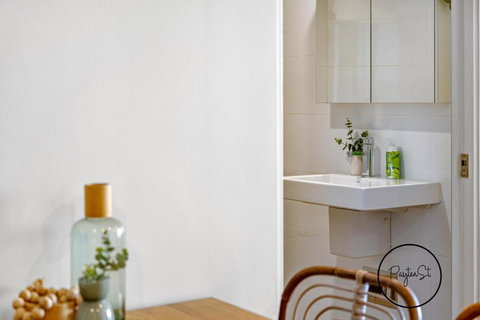 Simply Stunning - New Castle Holiday 2