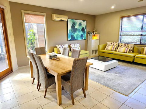 Specious Ex-display 5 BDR House,up To 15 Guests- Williams Landing - New Castle Holiday 1