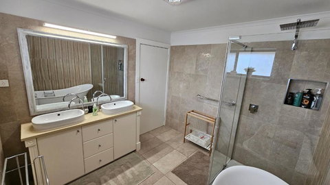 Spacious Holiday Home - Waikerie - New Castle Holiday 3