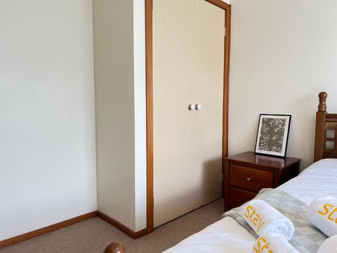 StayAU Farmstay Escape Pastoral Fruit Picking - New Castle Holiday 2