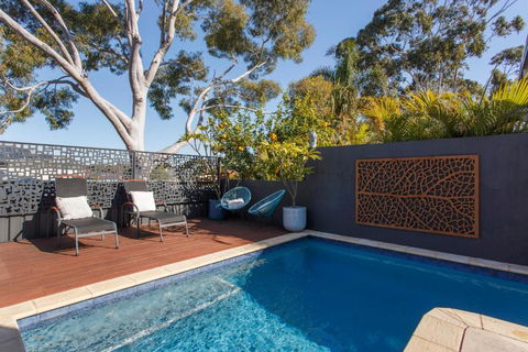 Stella Retreat - Townhouse With Pool - New Castle Holiday 1