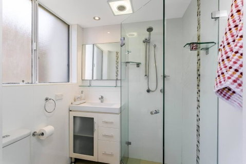 STG38 - Stunning Waterfront Apartment - Drummoyne - New Castle Holiday 3