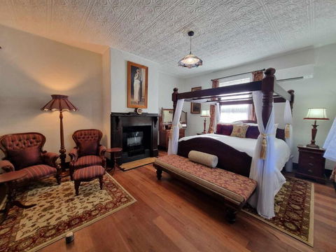 Storekeepers Cottage Guesthouse - New Castle Holiday 3