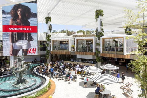 Stylish Guesthouse In The Heart Of Belrose - New Castle Holiday 3