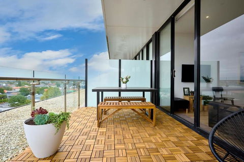 Stylish Urban Retreat Prime Location - New Castle Holiday 0